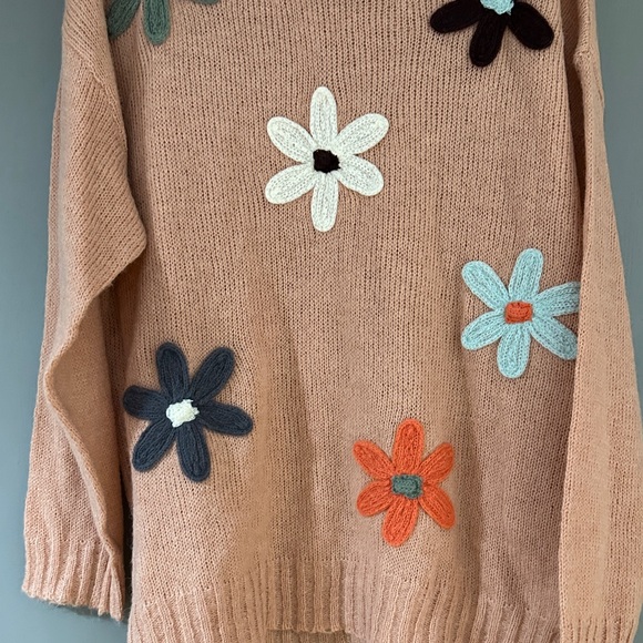 Haptics Peach Crewneck Sweater – Floral Appliqué Knit Pullover - Picture 5 of 9